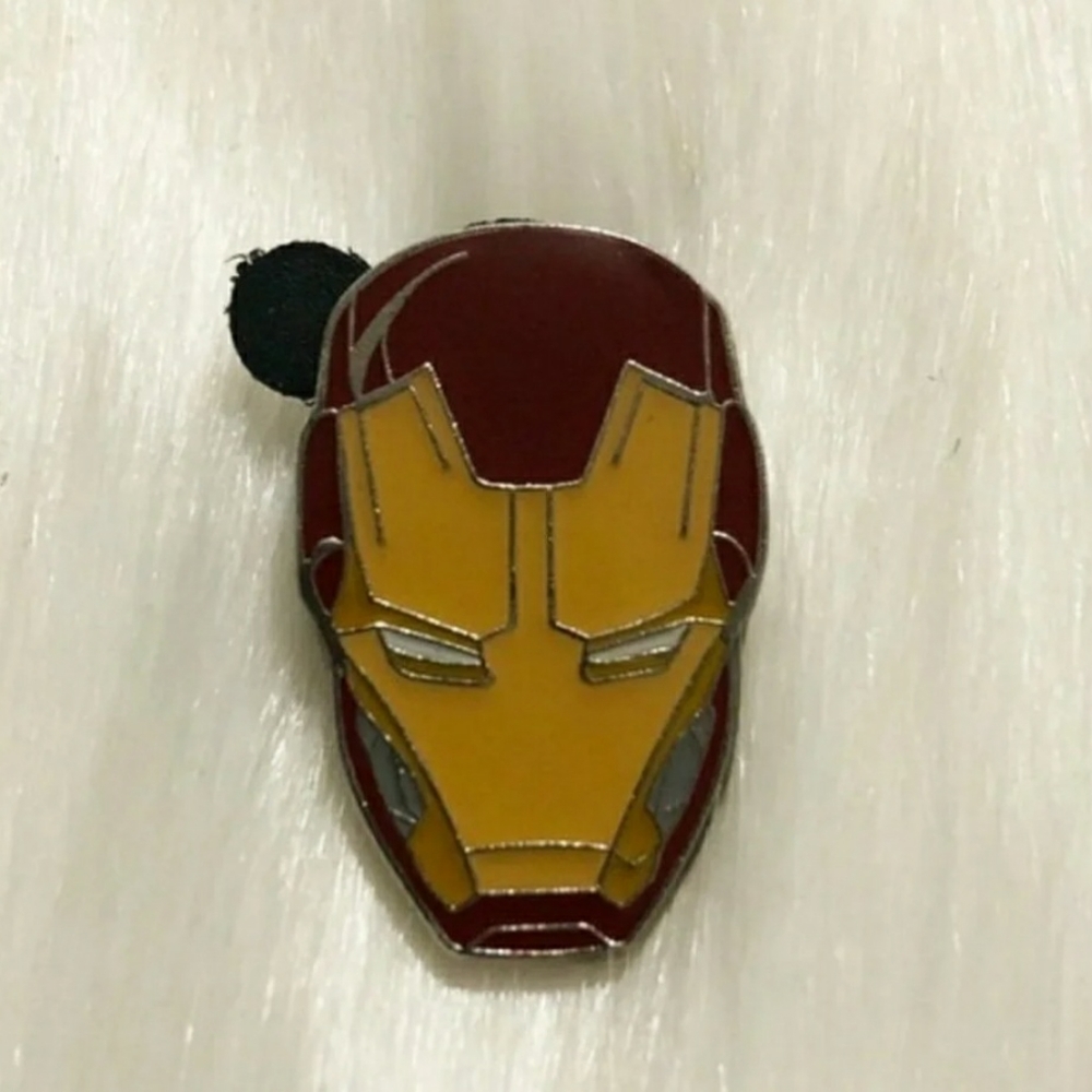 Disney collector's Iron Man Pin